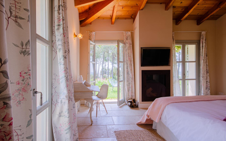 Habitación con salida a jardines